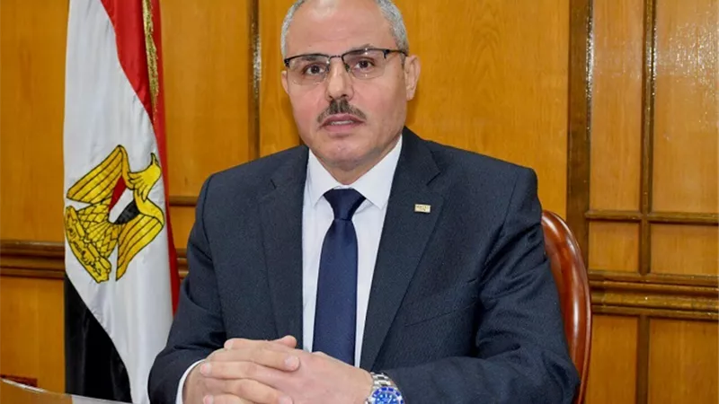 رئيس جامعة القناة : المرأة المصرية نموذجاً في العطاء والتحدي والصمود
