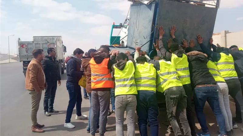 جهاز 6 أكتوبر يشن حملة لإزالة التعديات والإشغالات.. صور