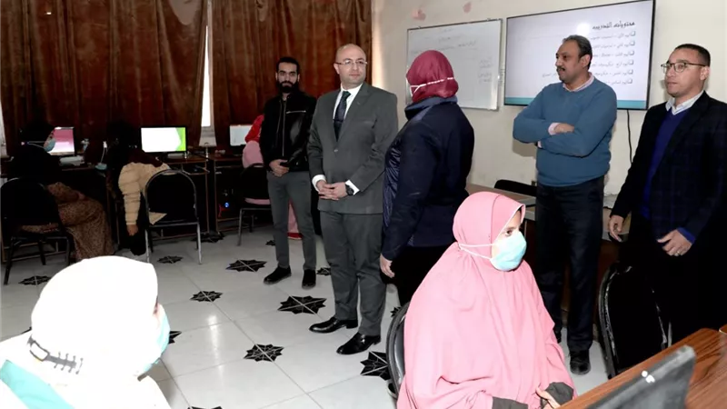 محافظ بني سويف يتفقد تدريب العاملين بناصر وببا للعمل بالمراكز التكنولوجية بقرى حياة كريمة