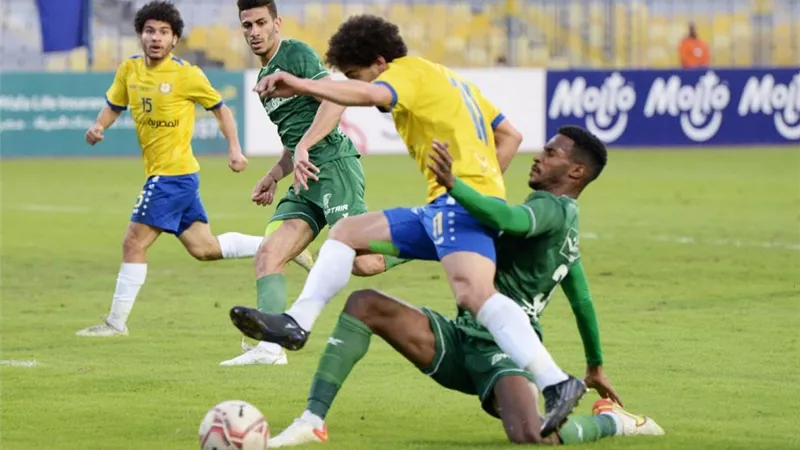 تعادل إيجابى بين الاتحاد والإسماعيلى فى الشوط الأول