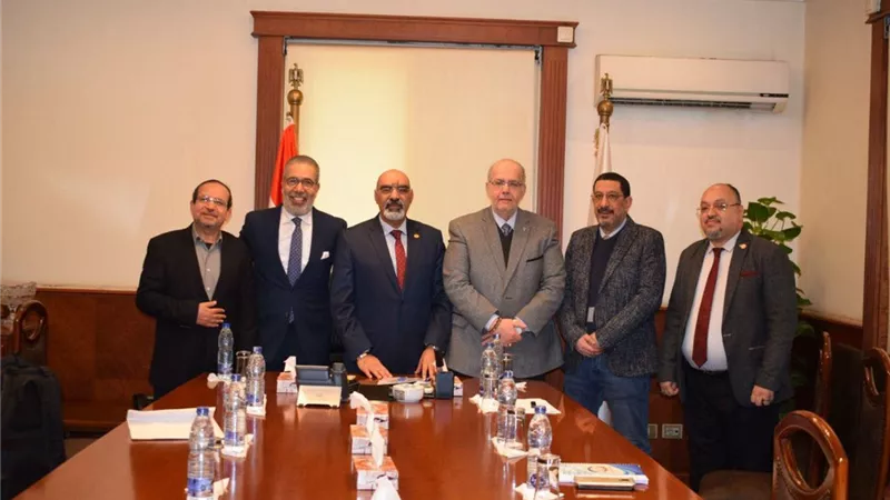 «الصحة» توافق على ضم أعضاء جمعية المؤلفين تحت مظلة التأمين الصحي