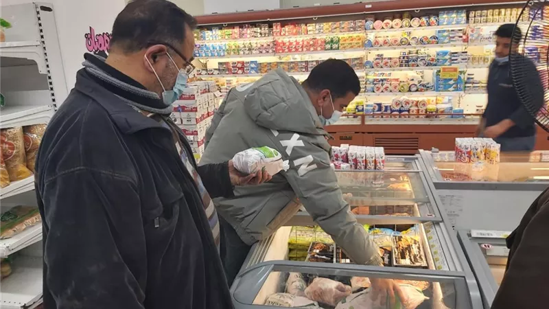 حملات مكبرة بالإسكندرية لتطبيق الإجراءات الاحترازية.. صور