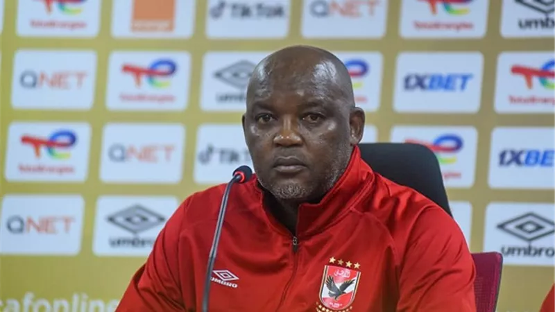 موسيمانى وكابتن الاهلى فى المؤتمر الصحفى على هامش لقاء المريخ السودانى