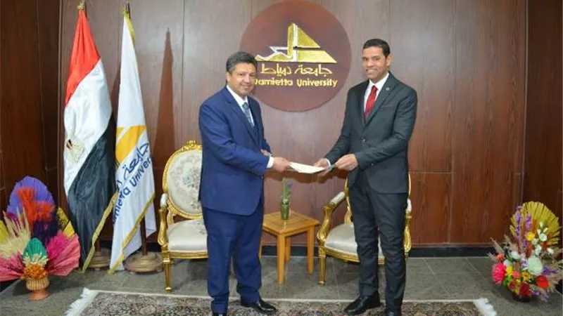 القللي عميدا لكلية عميدا لكلية الآداب بجامعة دمياط