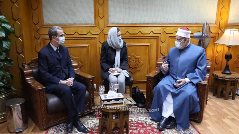 رئيس بعثة اللجنة الدولية للصليب الأحمر يشيد بعناية الأزهر بالقضايا الإنسانية