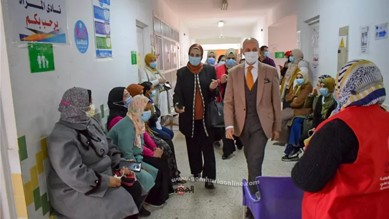 وكيل وزارة الصحة يتابع فعاليات اليوم الأخير من حملة حقك تنظمي بمركز طب الأسرة ٤٦ بالعاشر