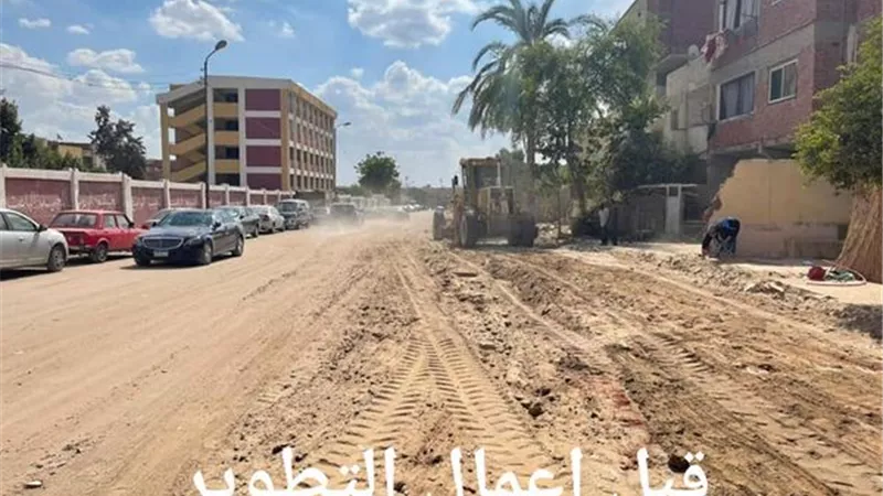 توسعة ورصف محاور مرورية جديدة بالإسماعيلية ..صور