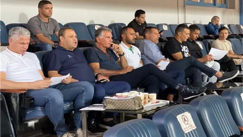كيروش يتابع مباراة الأهلي والمريخ السوداني بدوري أبطال أفريقيا