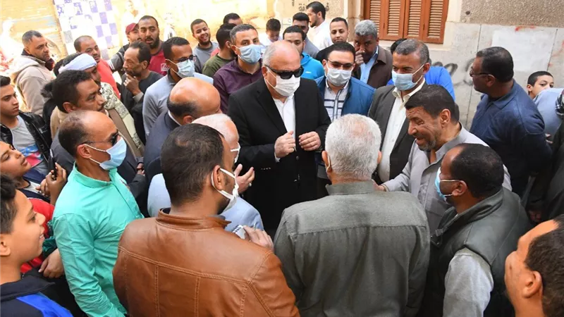 الداودي يتفقد أعمال إحلال وتجديد شبكات مياه الشرب بمدينة قنا