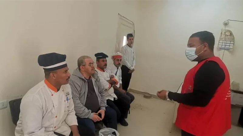 وكيل وزارة الصحة بالبحر الأحمر يتابع ندوات التوعوية لجميع أبناء المحافظة ضد فيروس كورونا