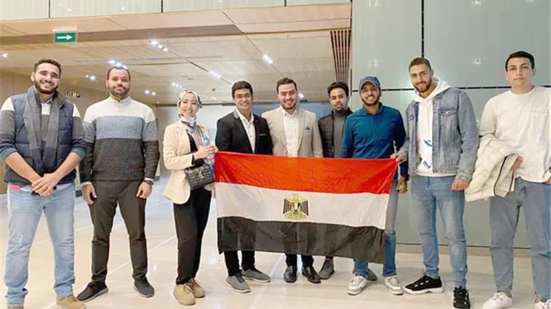 الطلاب العائدون من أوكرانيا لـ 