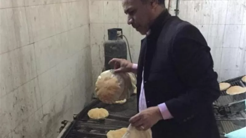 احباط تهريب٣٢ طن دقيق مدعم قبل بيعهم في السوق السوداء بالاسماعيلية