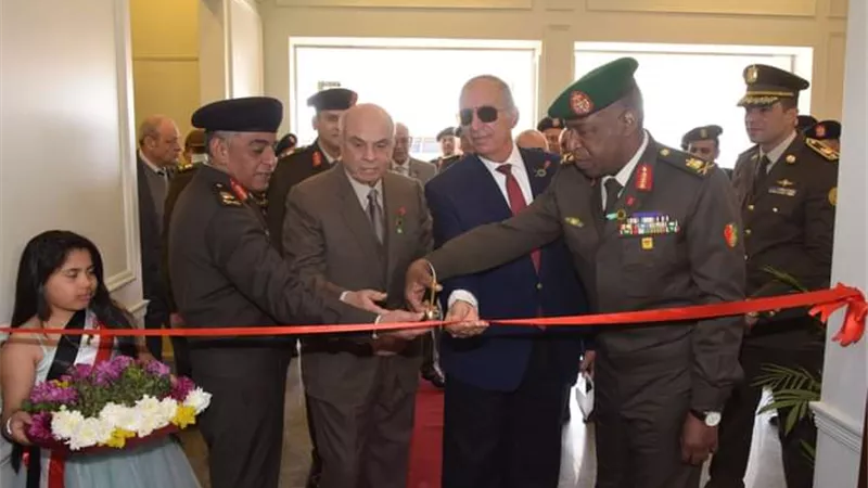 القوات المسلحة تنظم معرضاً لإبداعات المحاربين القدماء بمناسبة الإحتفال بيوم الشهيد والمحارب القديم