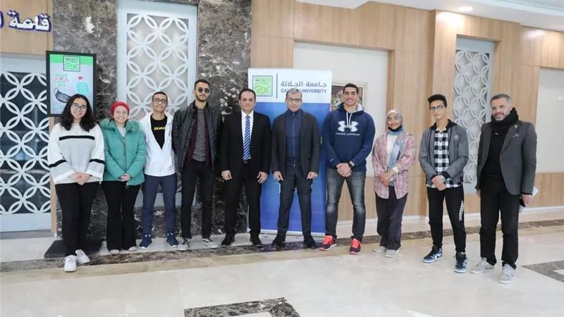 رئيس جامعة الجلالة يكرم الطالب الحائز علي البرونزية في بطولة الجامعات للتايكوندو