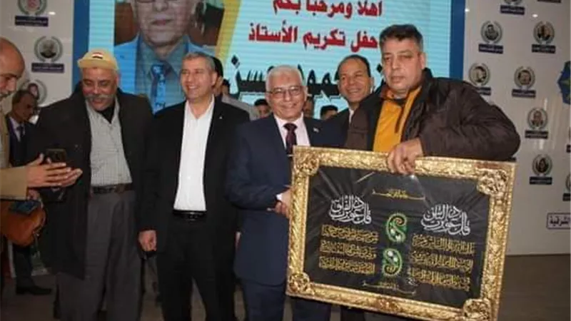 وكيل التعليم بالشرقية يكرم مدير ادارة التغذية