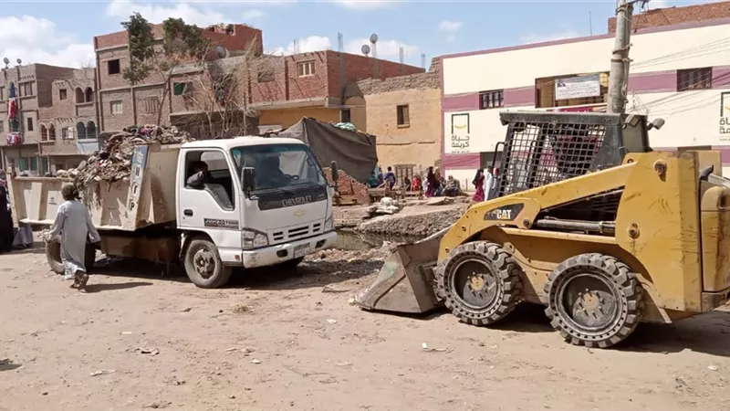محافظ المنيا يكلف رؤساء المدن بتكثيف حملات النظافة وصيانة اعمدة الانارة
