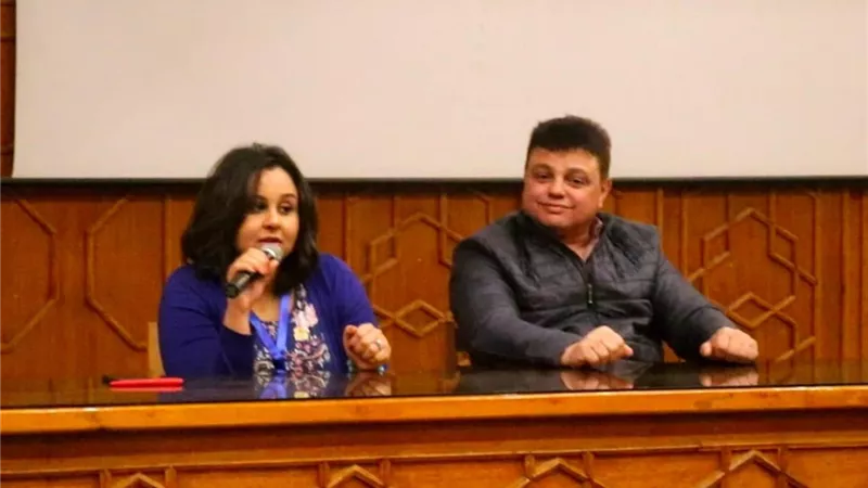 مهرجان الاسماعيلية يكرم الناقد السينمائي محسن ويفى بحضور ابنته وأصدقاؤه