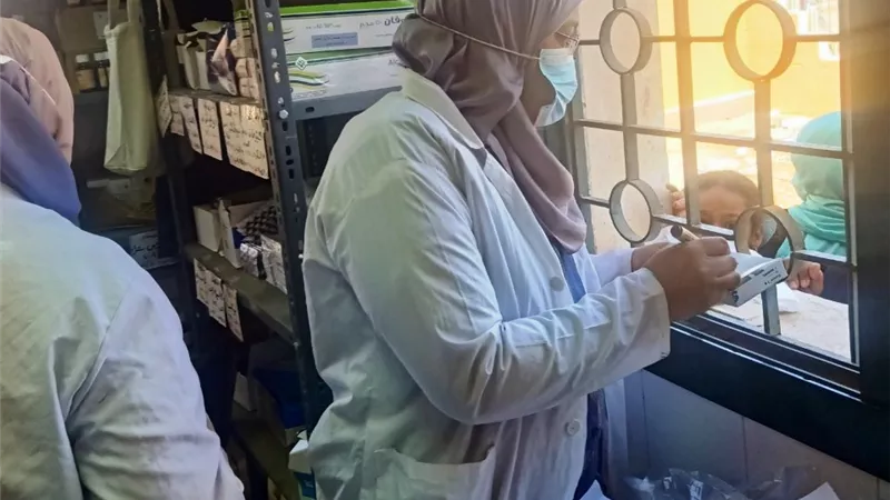 محافظ أسوان يؤكد على المتابعة المتواصلة لأنشطة والجهود المبذولة بقرى ( حياة كريمة )