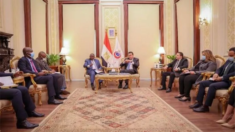 القائم بعمل وزير الصحة يستقبل سفير زامبيا بالقاهرة لبحث أوجه التعاون بين البلدين في القطاع الصحي