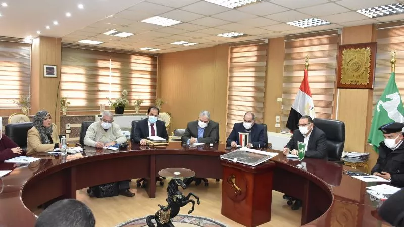 غراب يبحث آليات تنفيذ أعمال توسعة وإزدواج الطريق الدائري الإقليمي مسطرد - بلبيس -العباسة