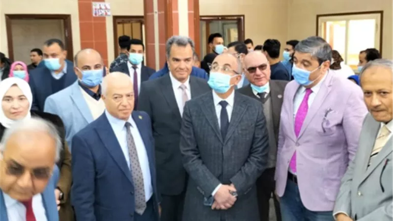 رئيس جامعة الزقازيق يفتتح عناية السكتة الدماغية ووحدة الأشعة المقطعية بالمستشفيات