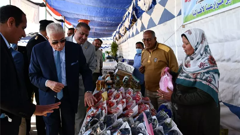 فودة يفتتح معرض زهور الربيع ومعرض فنون تشكيلية بشرم الشيخ فى الذكرى 33 لاسترداد طابا