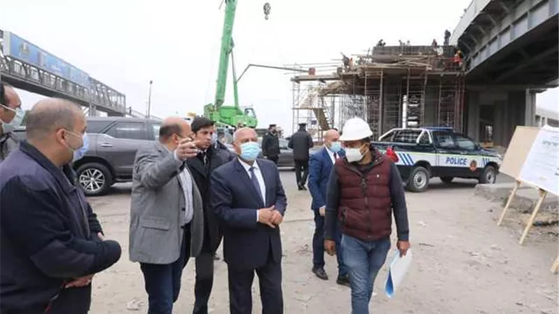وزير النقل يتفقد أعمال إنشاء وتوسعة عددًا من كباري طريق 