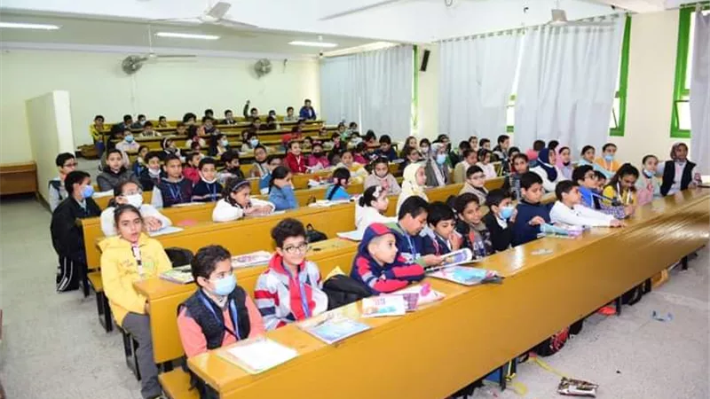جامعة الطفل بسوهاج تواصل فعالياتها بمحاضرات عن البيئة.. صور