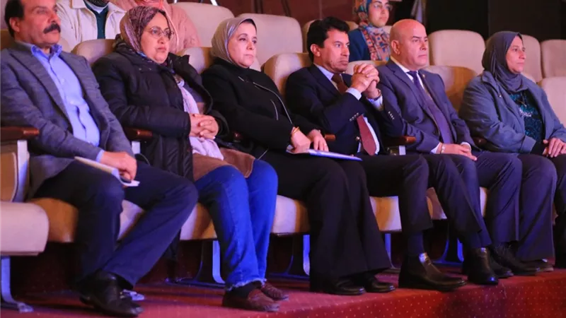 وزير الشباب والرياضة يشهد عروض طلائع مصر بمسابقة 