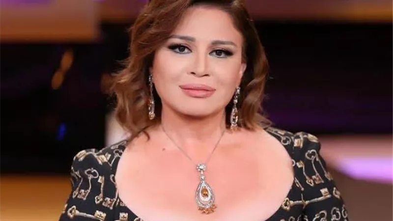 الهام شاهين فى عيد الام: