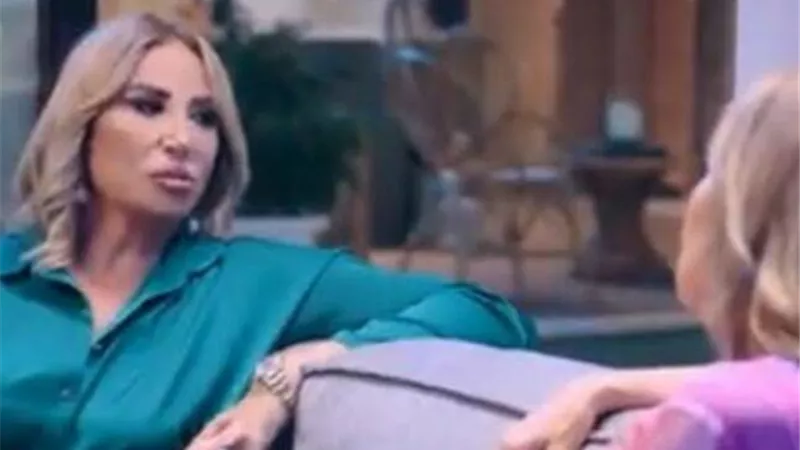 ايناس الدغيدي ل يسرا :