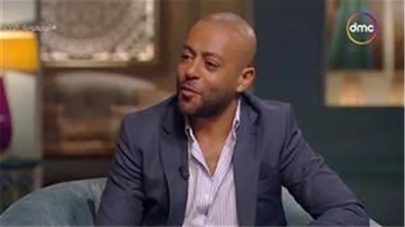 تامر عاشور يكشف تفاصيل علاقته لهولاء النجوم.. فيديو
