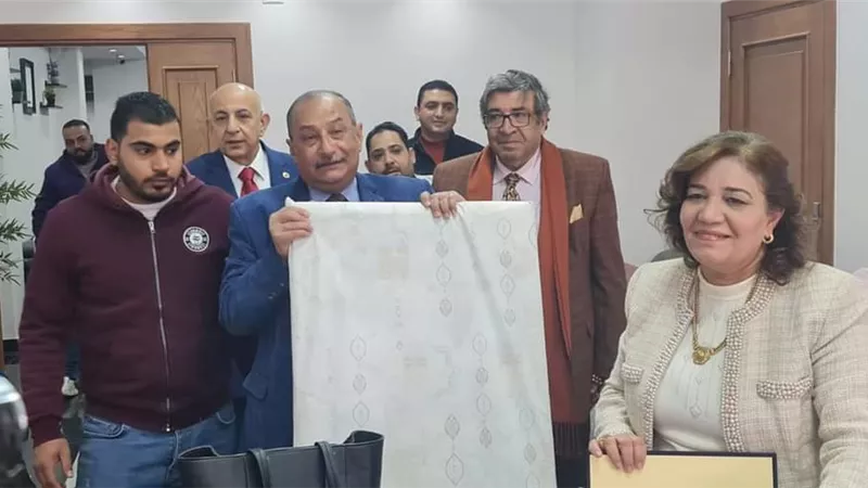 نقيب أطباء الشرقية يشهد تكريم الأمهات المثاليات