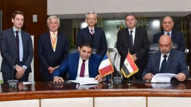 قطاع الأعمال وسفير فرنسا يشهدان مذكرة تفاهم بين 