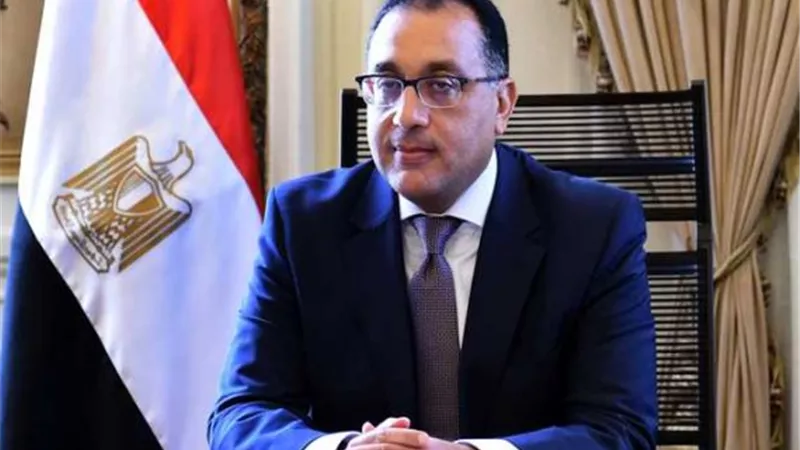 الوزراء : التعامل بكل حسم وحزم مع أى محاولة لإخفاء السلع أو احتكارها