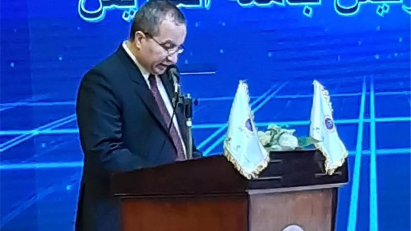 ربط التعليم بسوق العمل فى الاحتفال بكلية التكنولوجيا فى جامعة السويس.. بالصور