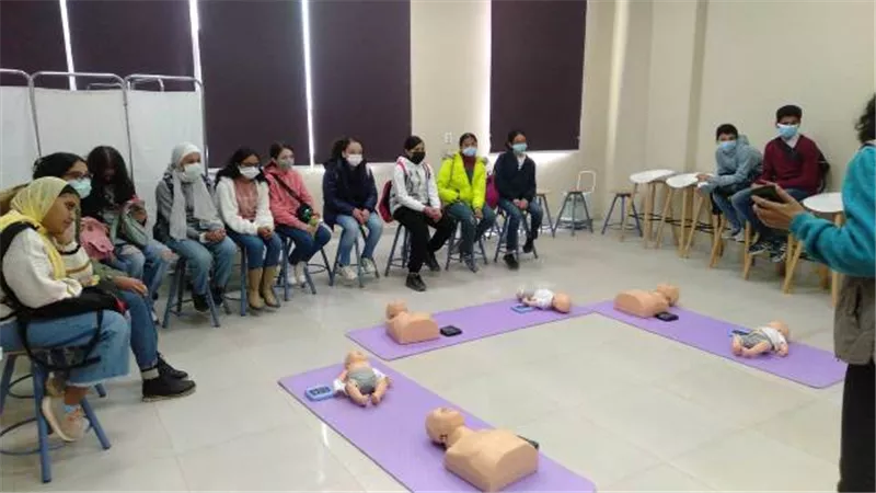 الطب البشرى بجامعة بدر تستضيف فعاليات برنامج جامعة الطفل فى مركز المحاكاة.. بالصور