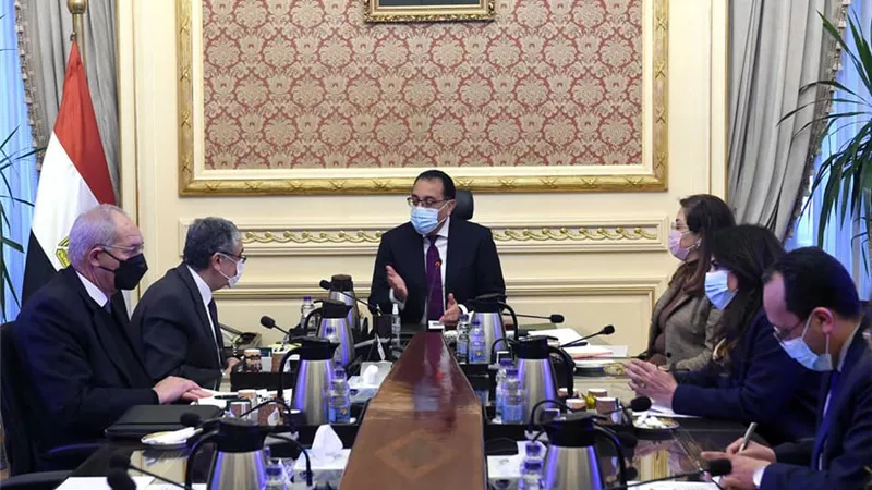 رئيس الوزراء يناقش عروض إقامة مشروعات الهيدروجين الأخضر في مصر