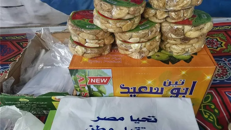 اقبال كبير من المواطنين علي معرض مستقبل وطن 