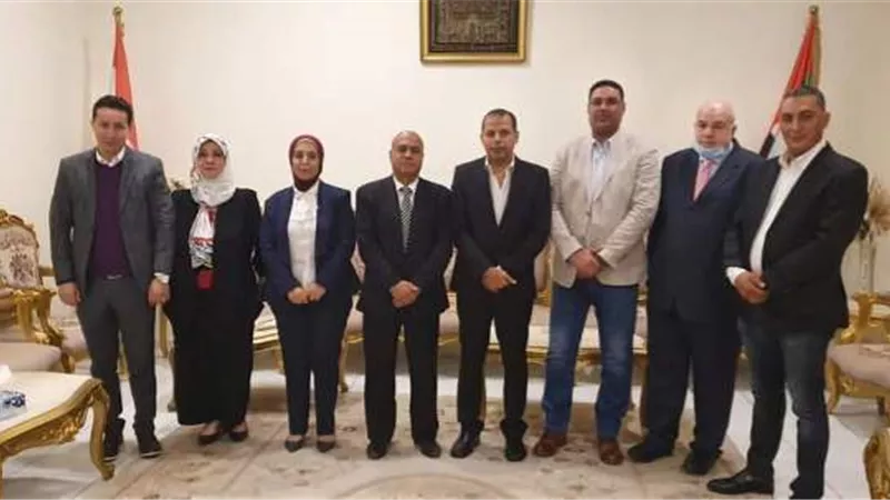 في احتفالية عيد الأم.. تكريم مكتب التمثيل العمالي بدبي