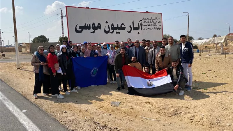 طلاب آداب القناة فى رحلة علمية لجنوب سيناء