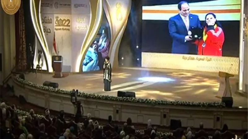 بحضور الرئيس السيسي.. نسمة محجوب تقدم «إنتي حياة» في احتفالية المرأة المصرية