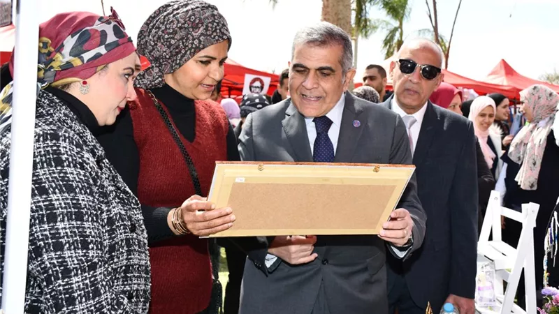 بالصور.. د. أشرف حيدر يفتتح ملتقى التوظيف السنوي لجامعة مصر للعلوم والتكنولوجيا