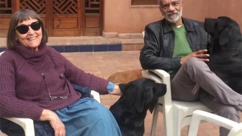 زوجة سيد رجب الامريكية تتهمه بطردها من المنزل