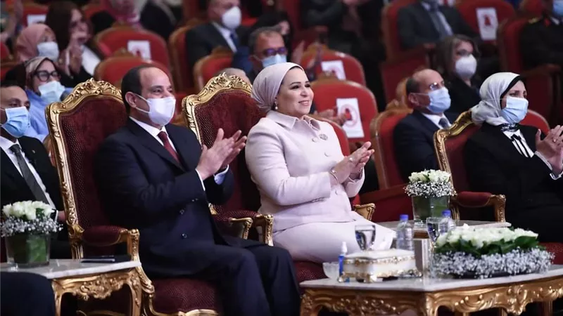 قرينة الرئيس: المرأة المصرية مفتاح الحياة .. قهرت المستحيل من أجل ابنائها ووطنها