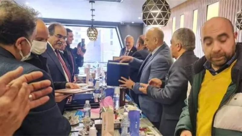 تكريم نقيب أطباء الشرقية السابق وأمين عام نقابة أطباء مصر الحالى