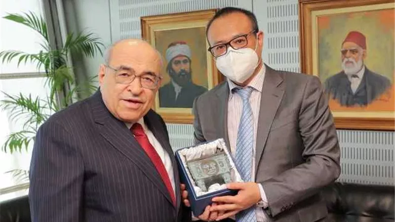 المستشار الثقافي الصينى يزور مكتبة الإسكندرية