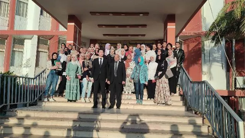 رئيس جامعة أسوان يستقبل سفير كوريا الجنوبية في إطار التعاون بين الجانبين
