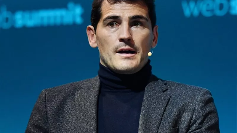 اسطورة ريال مدريد يحسم موقفه بشأن مقارنة تشافى ببيب جوارديولا