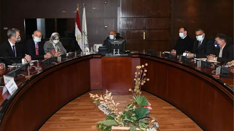 وزير النقل يبحث التعاون مع وفد عدد من البنوك والشركات الفرنسية
